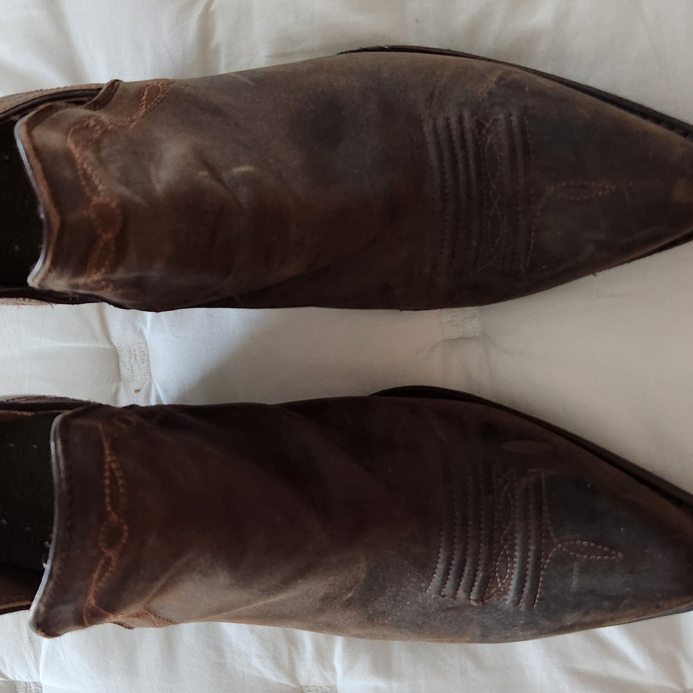 Ariat Women's Brown Leather Western Booties